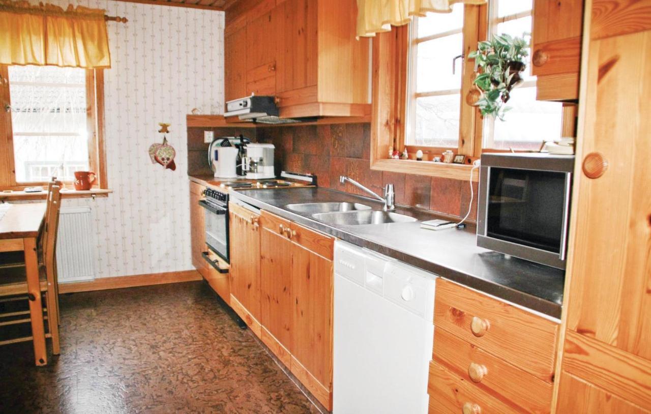 Cozy Home In Uddevalla With Wifi Häljebol Exteriör bild