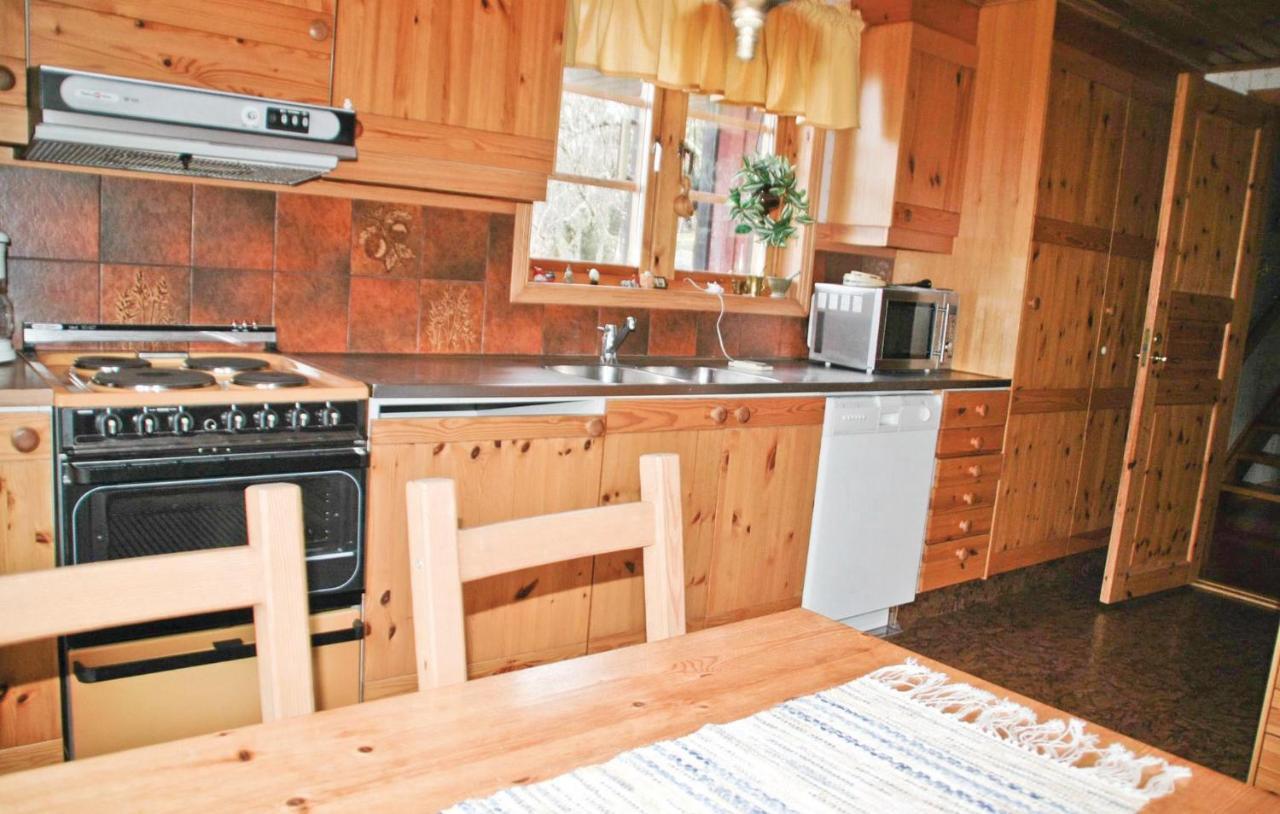 Cozy Home In Uddevalla With Wifi Häljebol Exteriör bild